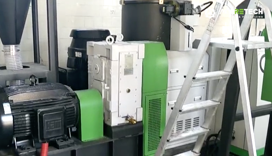 Máquina peletizadora de plástico ACS-PRO con equipo de eliminación de polvo